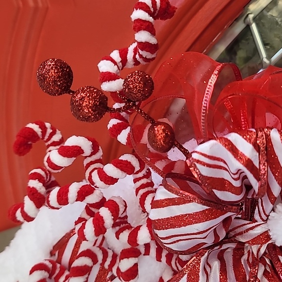 Handmade Christmas Candy Cane Wreath - Picture 4 of 6
